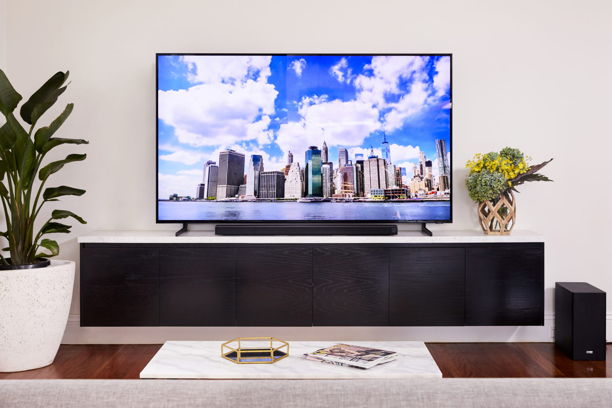 Ultra smart tv. Телевизор Samsung Smart TV 42. Телевизор Samsung 42 дюйма Smart TV. Samsung 42 Smart TV 2020. Телевизор Samsung диагональ 42 дюйма.